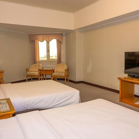העיר העתיקה הנגצ'ון Kenting City Gate Hotel מראה חיצוני תמונה