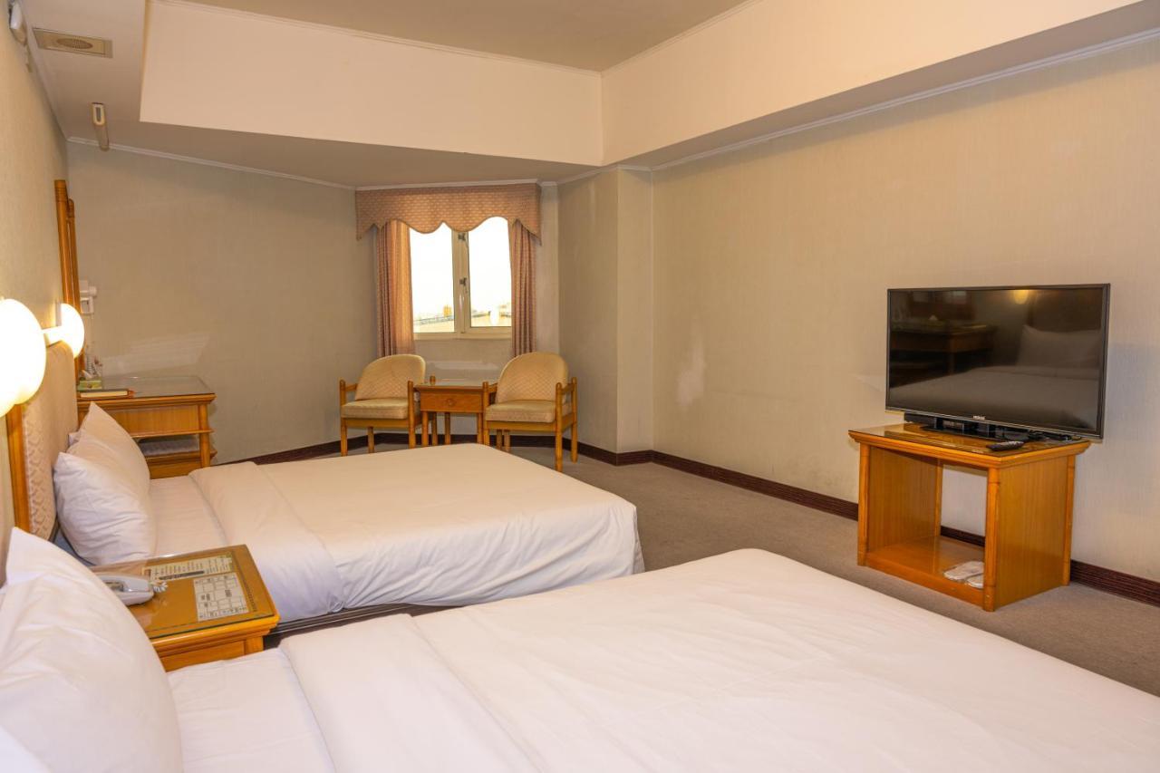 העיר העתיקה הנגצ'ון Kenting City Gate Hotel מראה חיצוני תמונה
