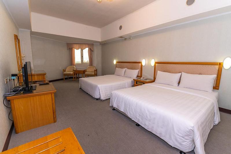 העיר העתיקה הנגצ'ון Kenting City Gate Hotel מראה חיצוני תמונה