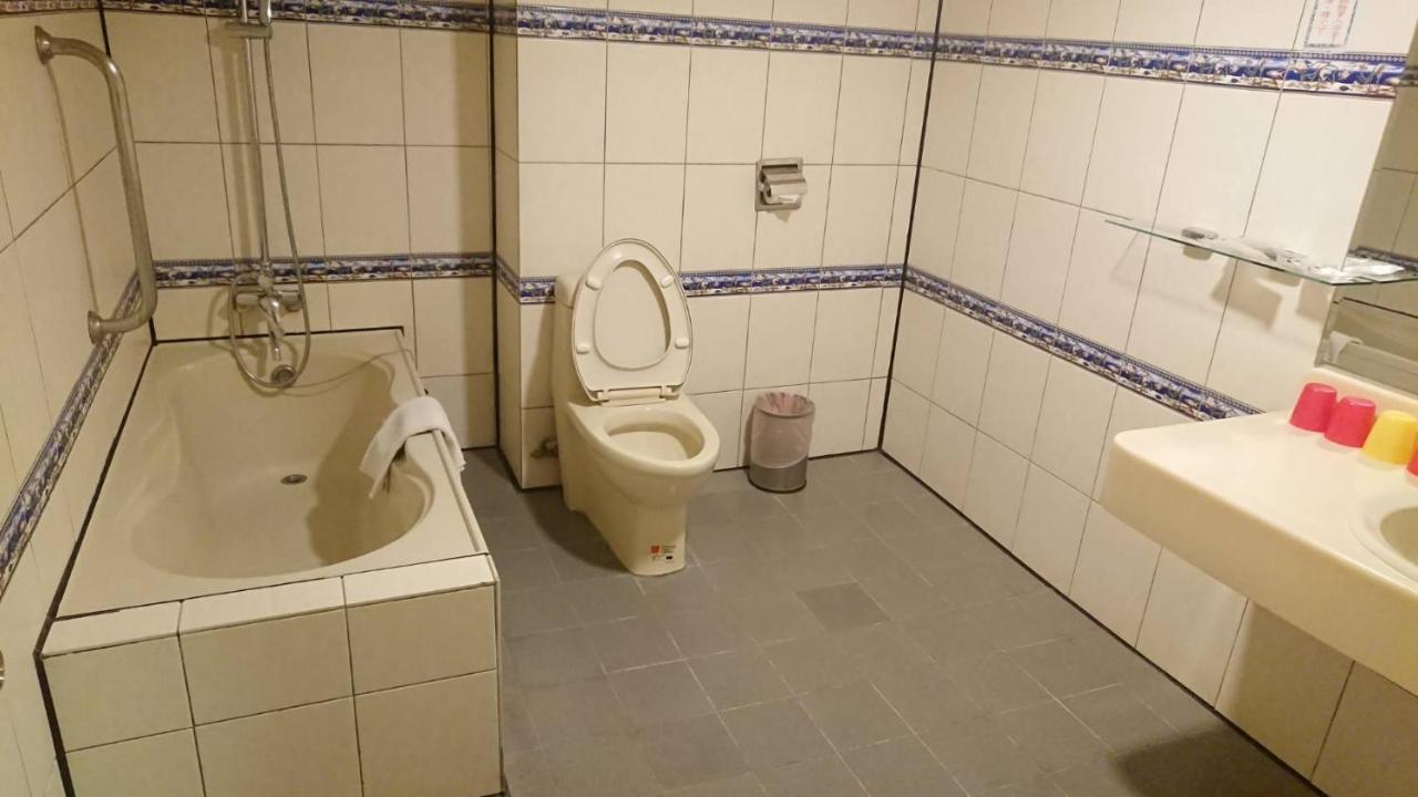 העיר העתיקה הנגצ'ון Kenting City Gate Hotel מראה חיצוני תמונה
