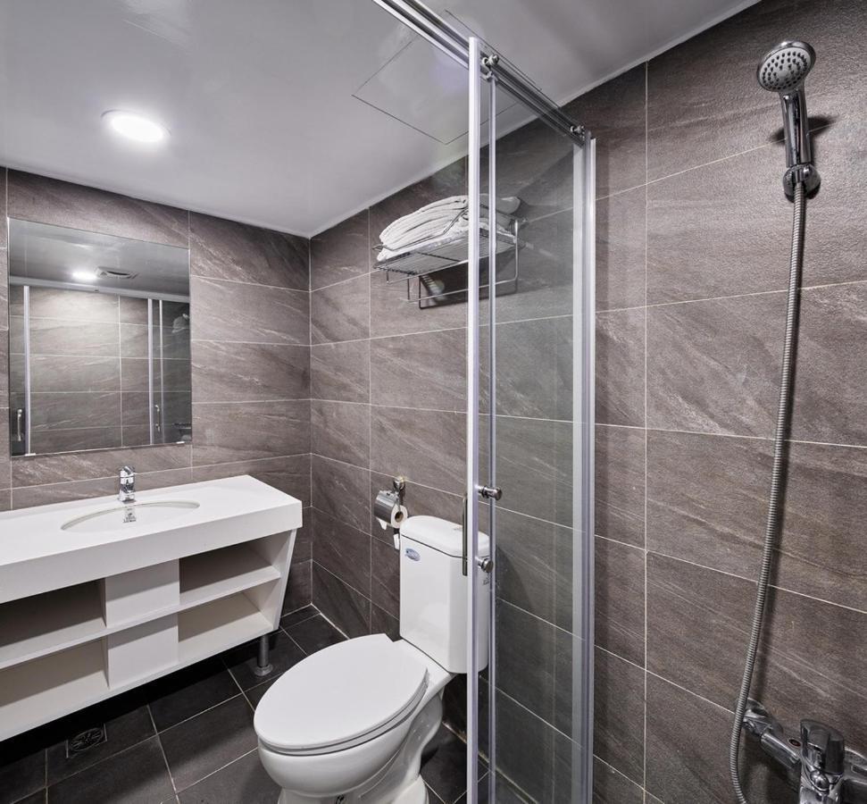 העיר העתיקה הנגצ'ון Kenting City Gate Hotel מראה חיצוני תמונה